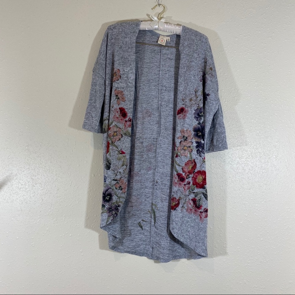 Long Line Floral Cardigan Gray Floral NWOT 3/4 Sleeve Small Open Sweater Top - Picture 1 of 5